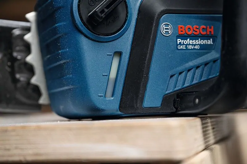 Bosch 06008D3000 GKE 18V-40 láncfűrész (akku és töltő nélkül) kép 14